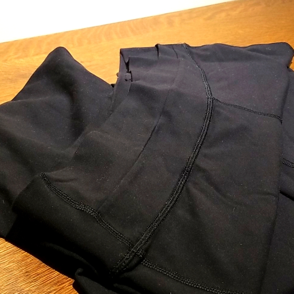 Lululemon black boot leg yoga pant